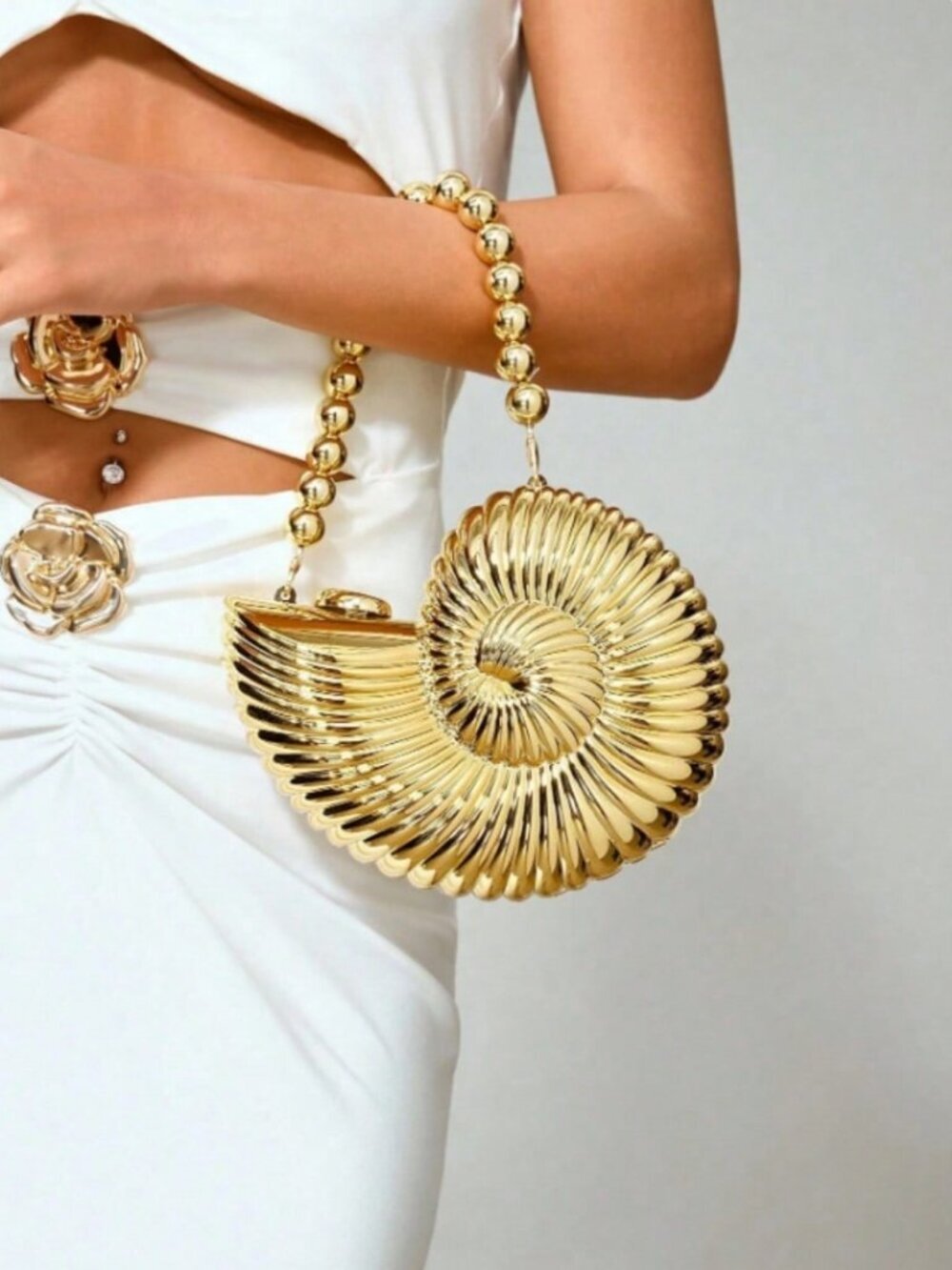 Gold Glamorous Women's seas shell shaped Design purse bag